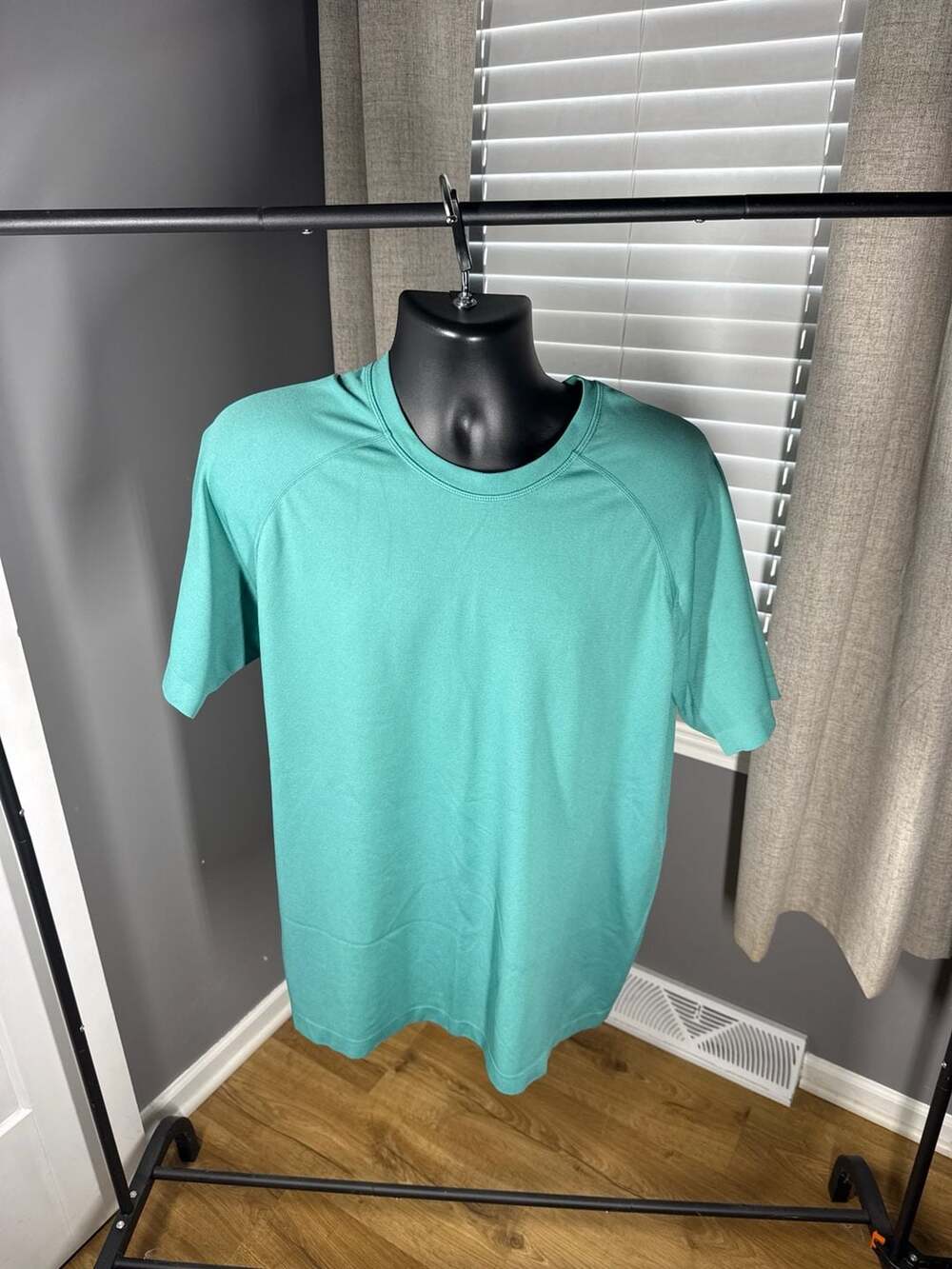 Fabletics Men's XXL Aqua Green Training Day Short Sleeve T-Shirt